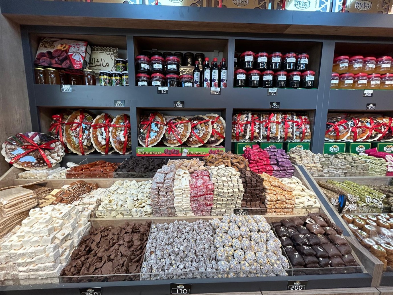 Hediyelik kayısılar da ilgi görmüyor