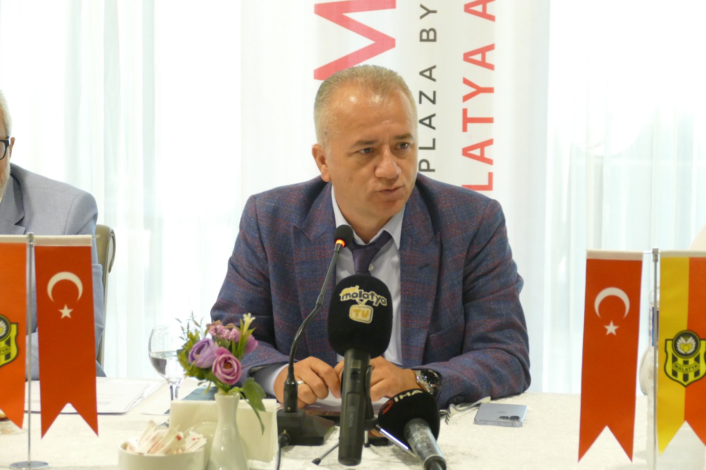 Özköse, adaylığını açıkladı; hodri meydan dedi