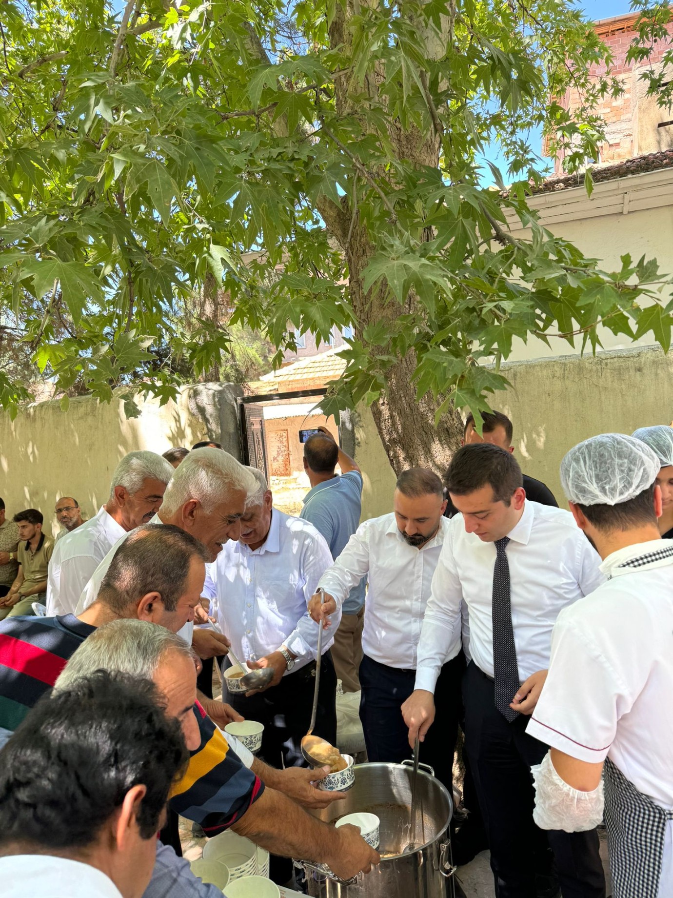 Yazıhan’da aşure dağıtımı gerçekleştirildi