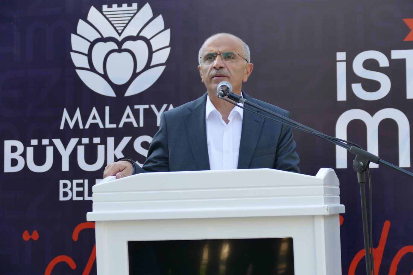 'Ekim ayı sonunda 8 bin konut teslim edilecek'