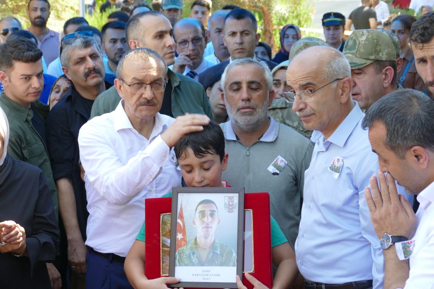 Şehit cenazesinde yürek yakan söz “Oğluma söz verdim ağlamayacağım'
