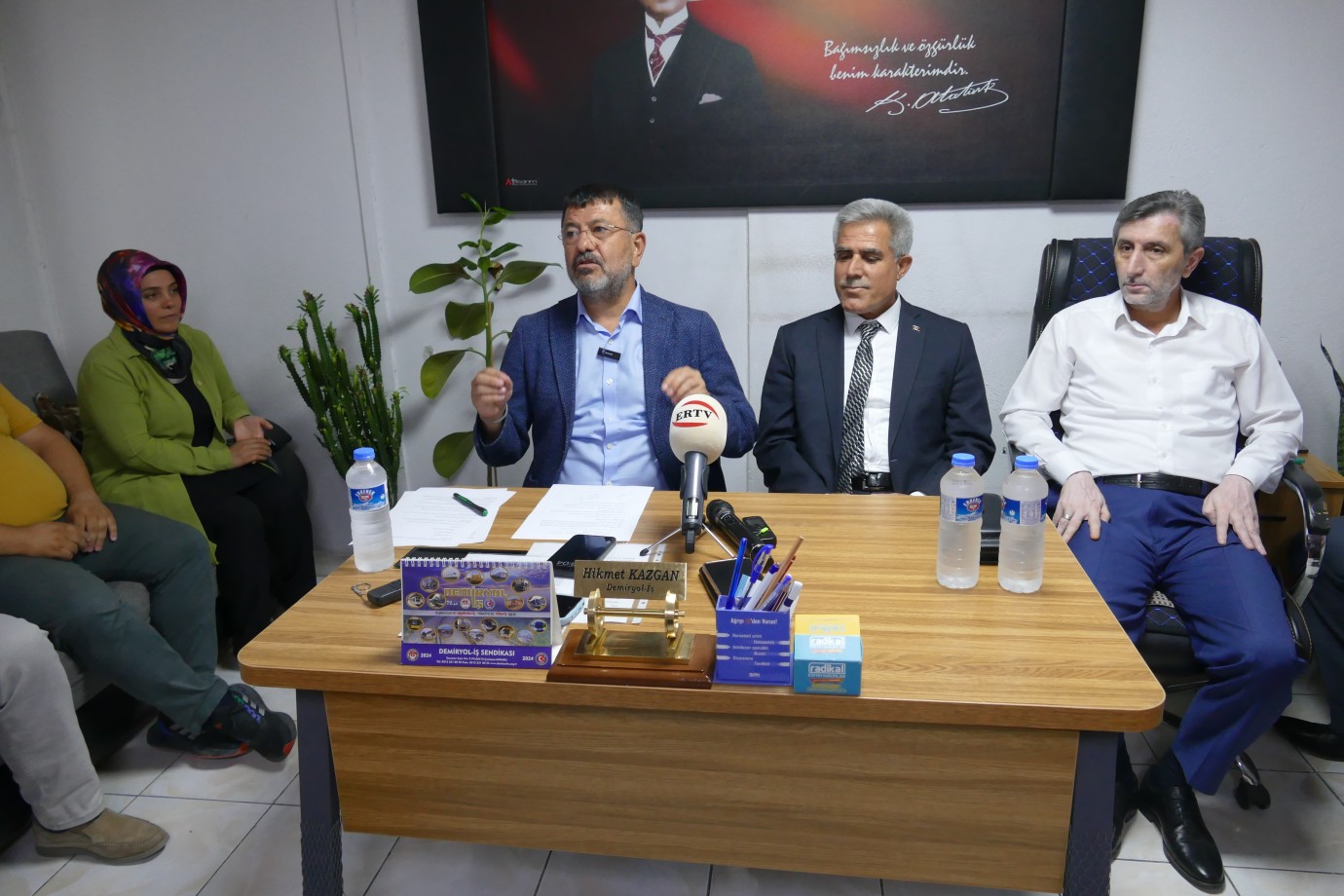 'Çöp toplamaktan aciz bir yönetim ile karşı karşıyayız'