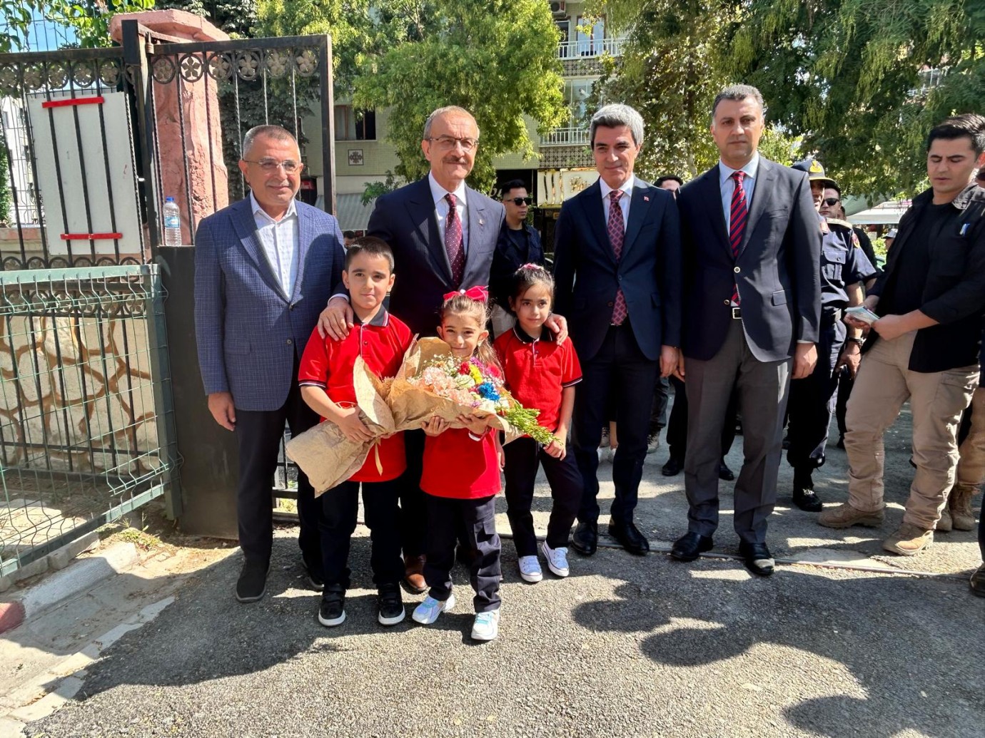 Minik öğrencinin sözleri yürek burktu 'Artık deprem gerçeğiyle yaşamayı öğrendik'