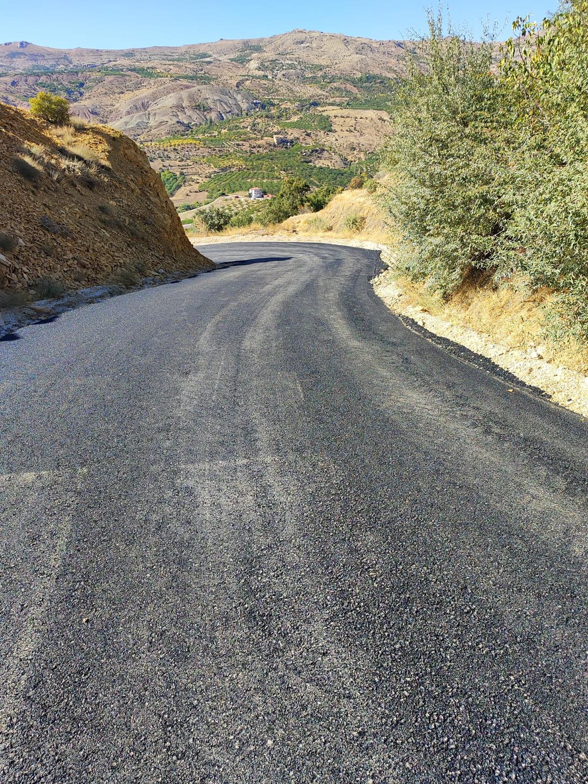 Er, 5 yıllık yol sorununa neşter vurdu