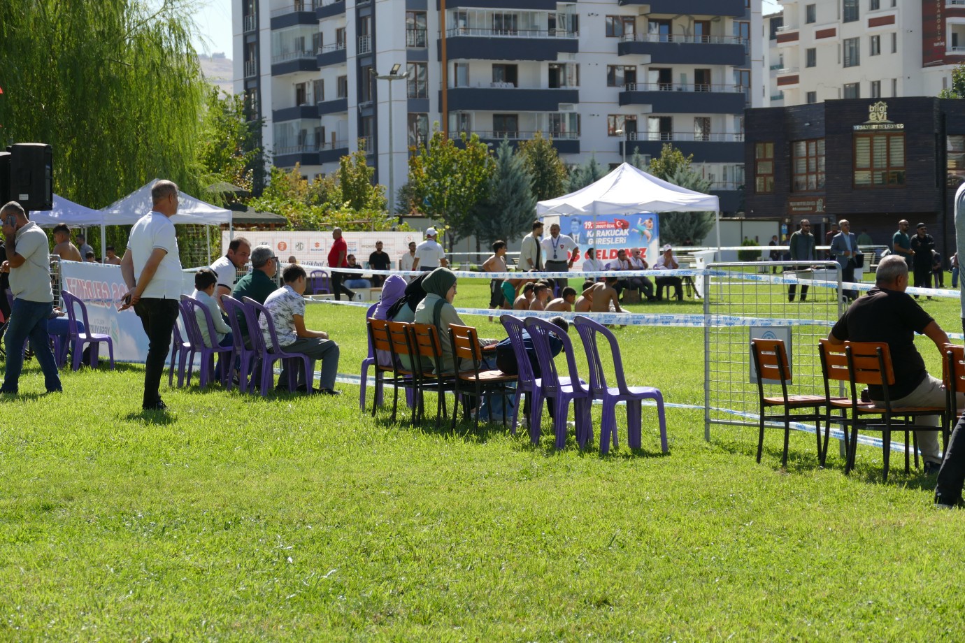 Karakucak güreşleri beklenen ilgiyi görmedi