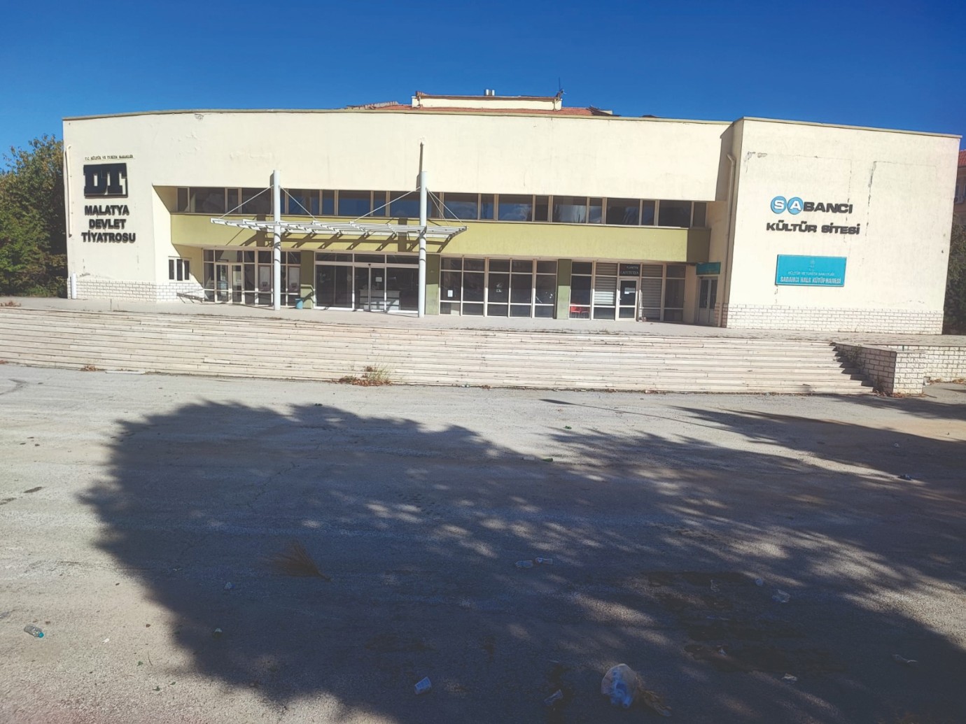 SABANCI KÜLTÜR SİTESİ YIKILIYOR