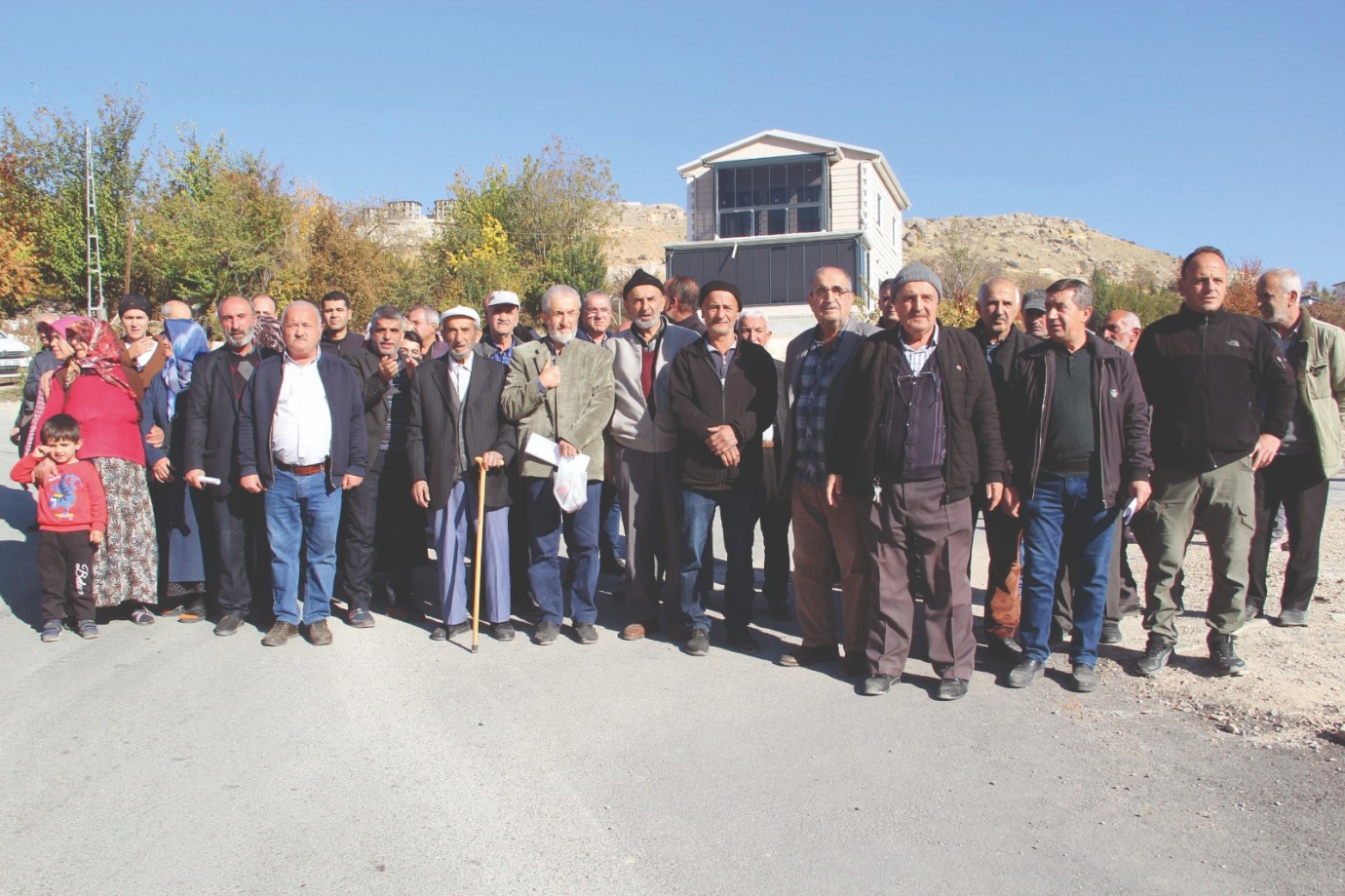 MAHALLE KADERİNE TERK EDİLDİ; VATANDAŞLAR İSYAN ETTİ
