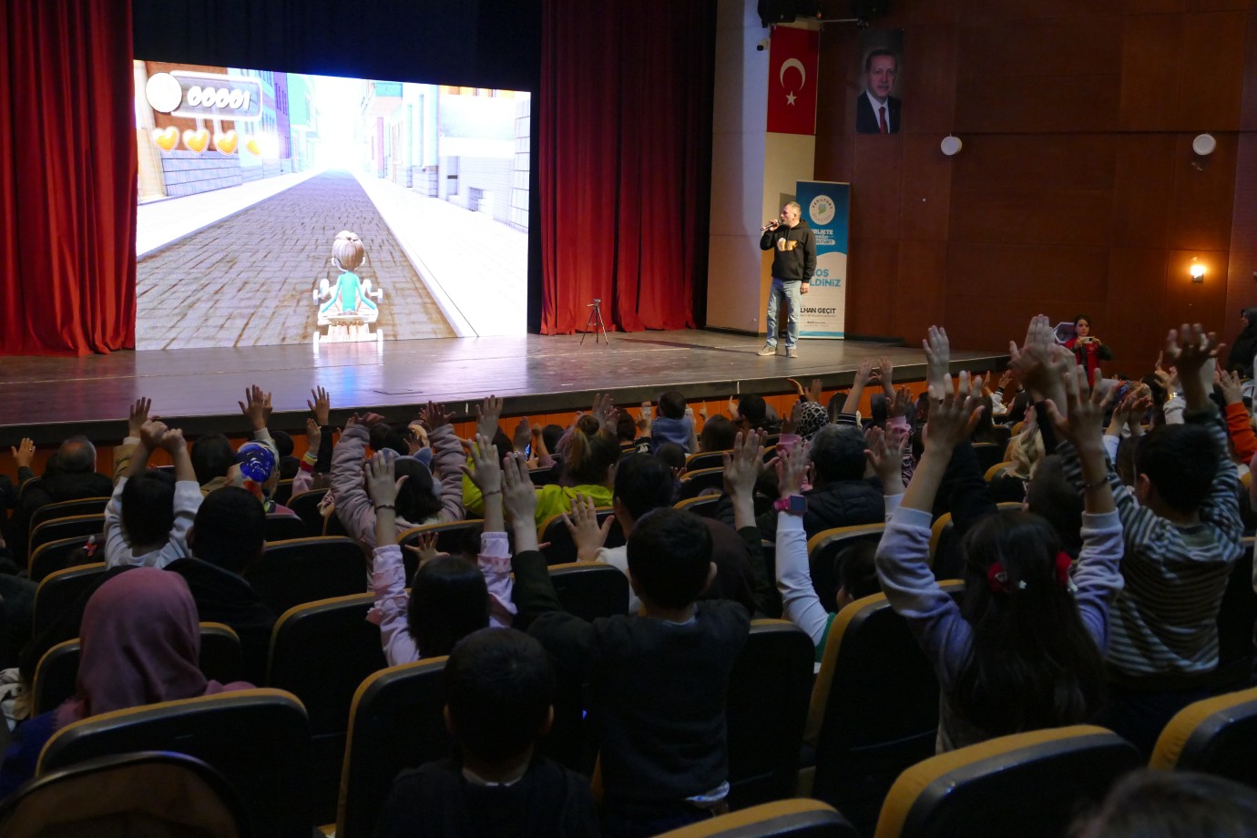 Öğrenciler 9 günlük tatilde sanatla buluştu