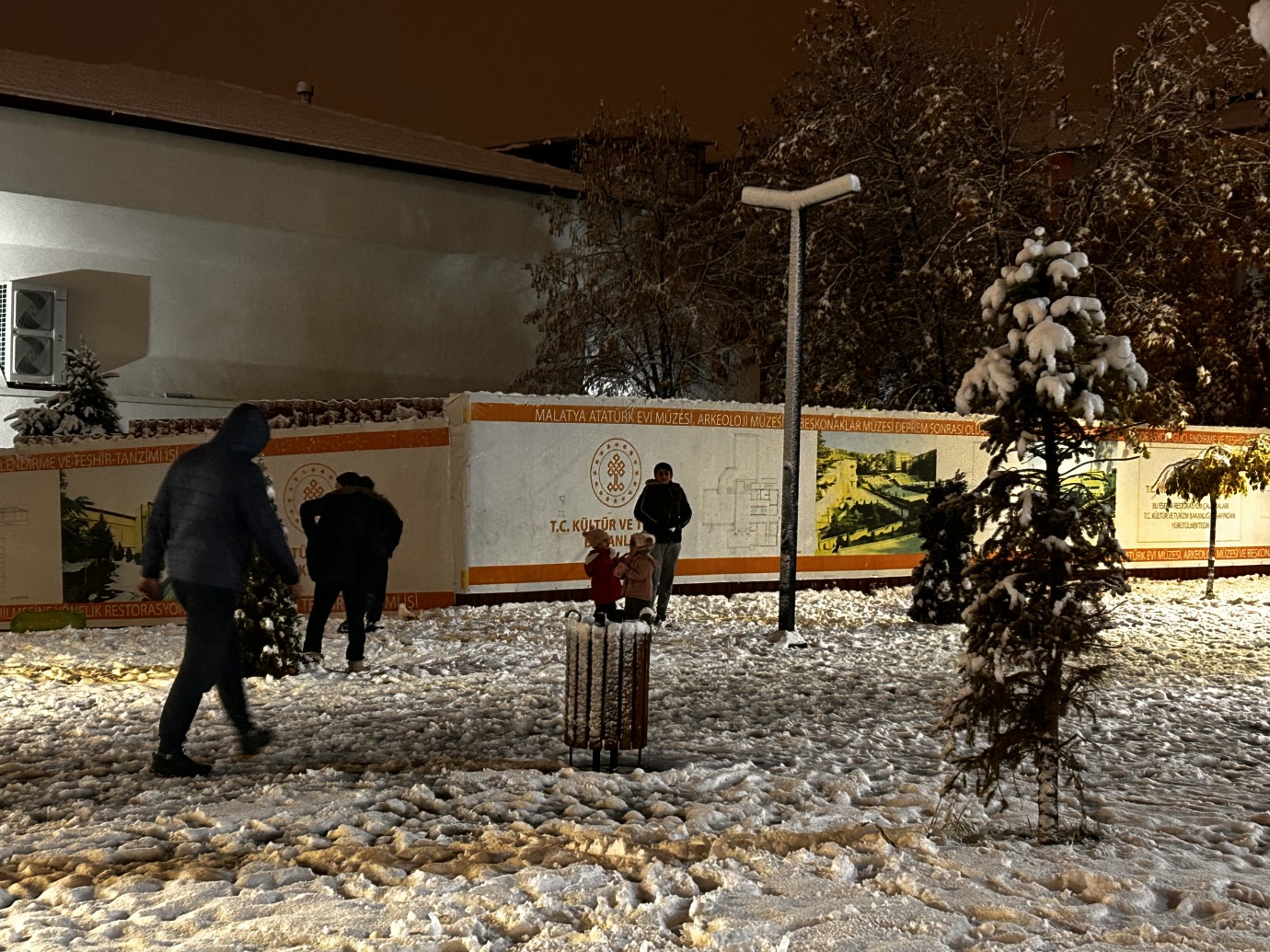Malatya’da deprem hissedildi Vatandaşlar sokağa döküldü