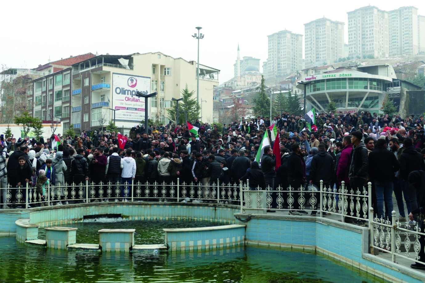 Esed Rejimin Yıkılmasını Kernek’te Kutladılar