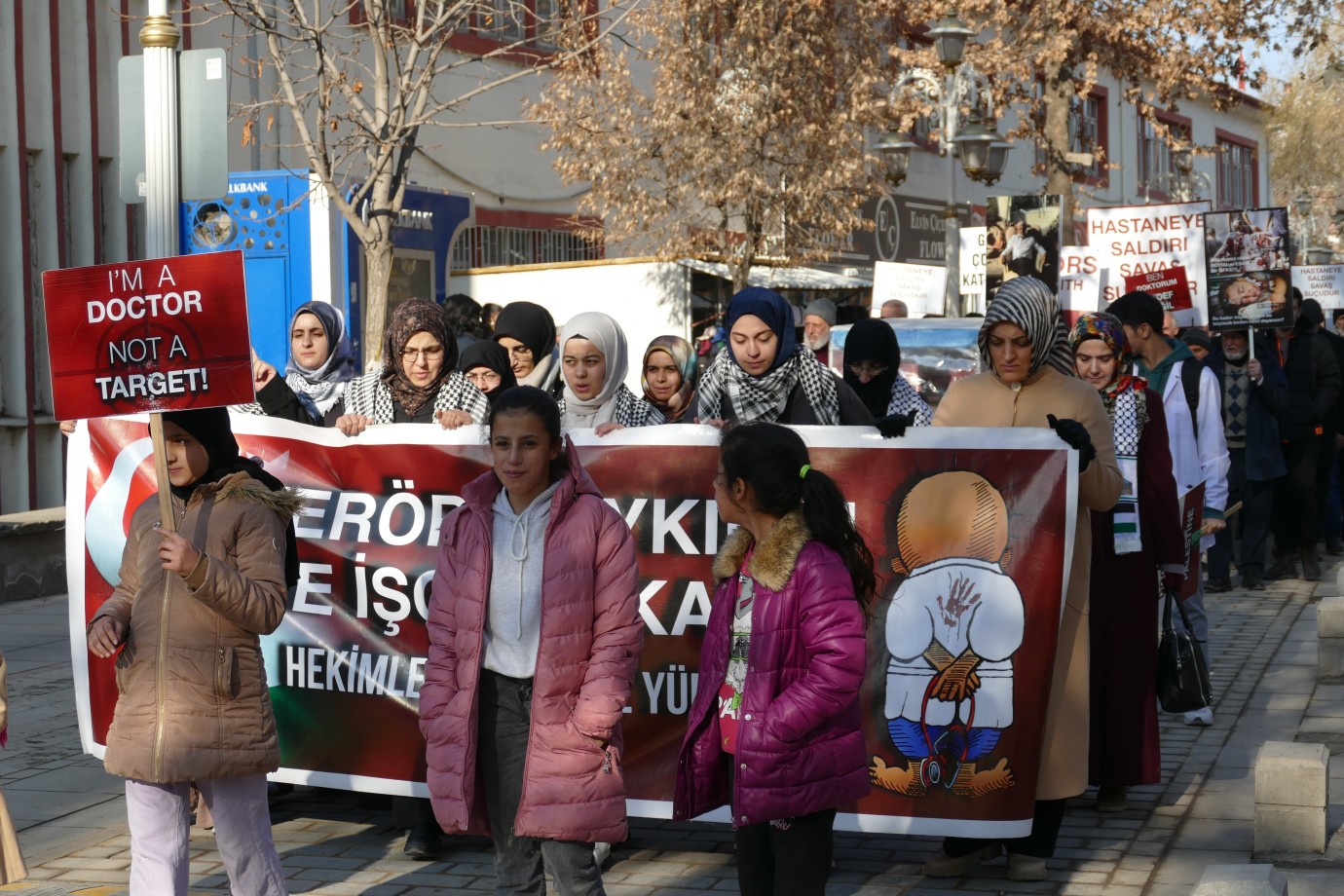 'Donarak öldüğü haberini büyük bir üzüntüyle aldık'