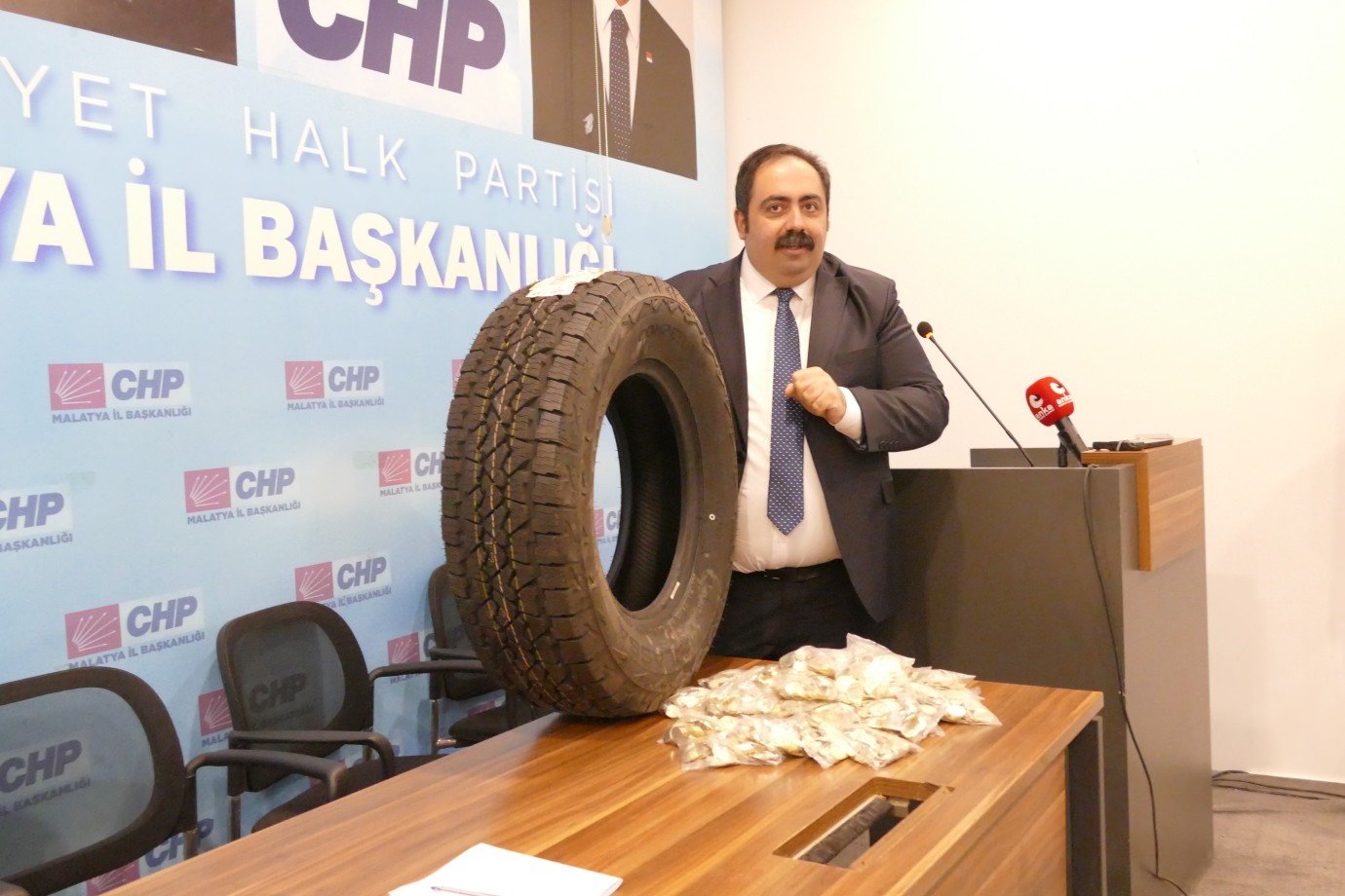 CHP’DEN SIRA DIŞI ZAM PROTESTOSU