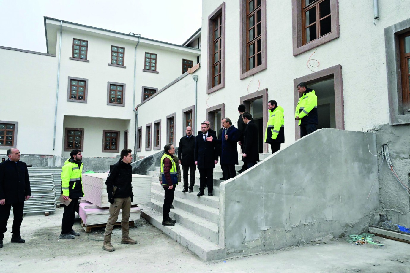 Yavuz, hükümet konağını inceledi