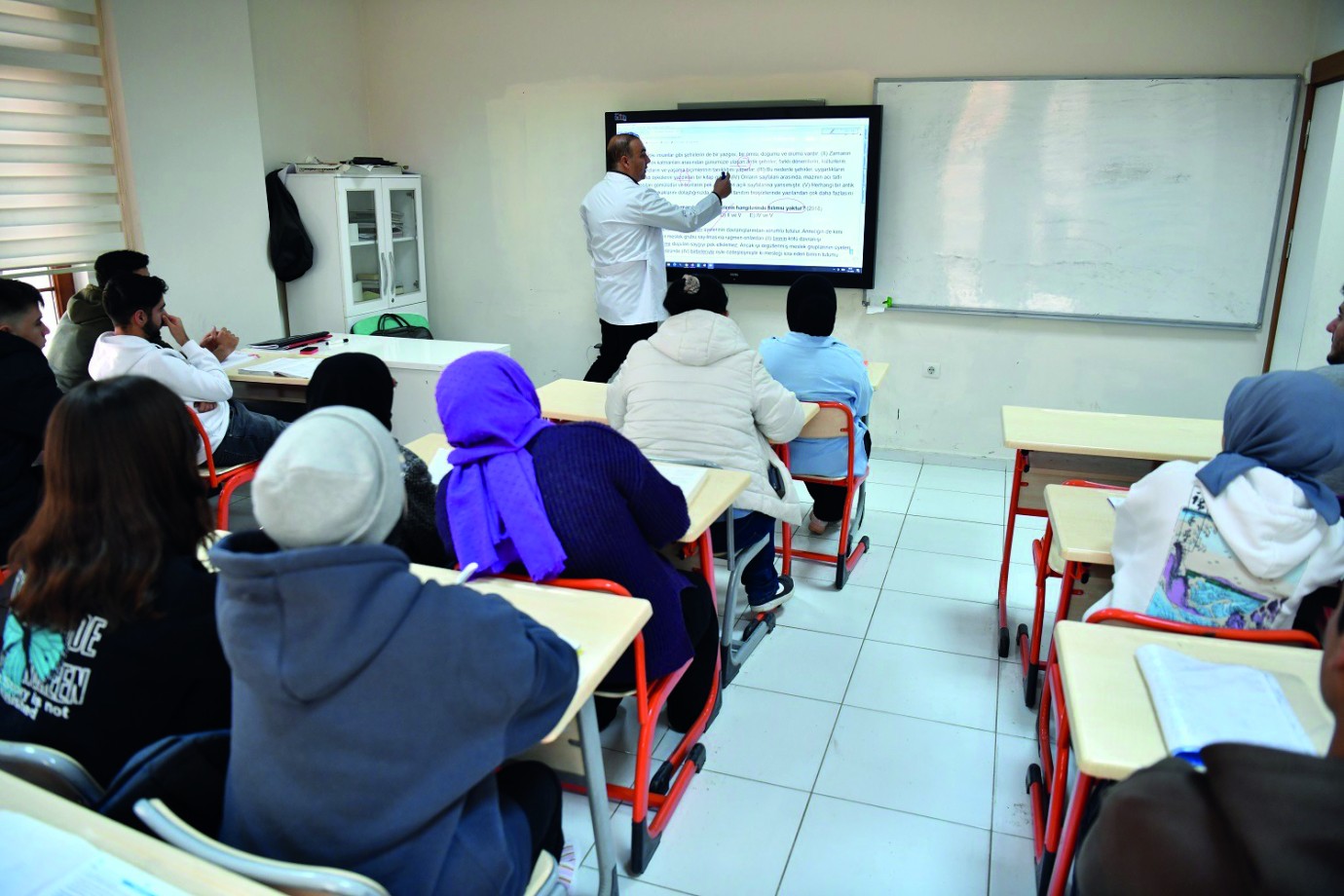  Ücretsiz YKS ve LGS’ kurslarından 280 öğrenci yararlanıyor