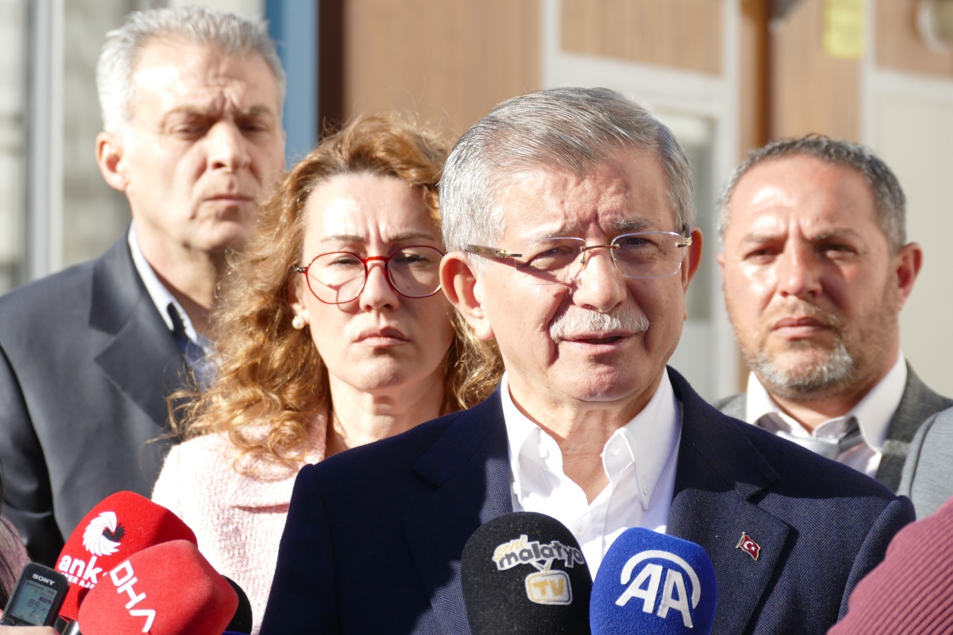 İhtiras ve para Malatya’yı felakete sürükledi  'SİYASİ AHLAK ÇÖKTÜ VATANDAŞLAR ENKAZ ALTINDA KALDI'