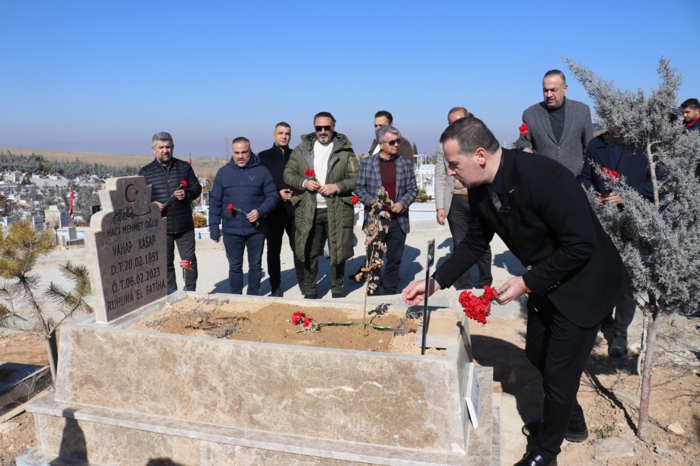 MAGİNDER'den deprem şehitlerine anlamlı ziyaret