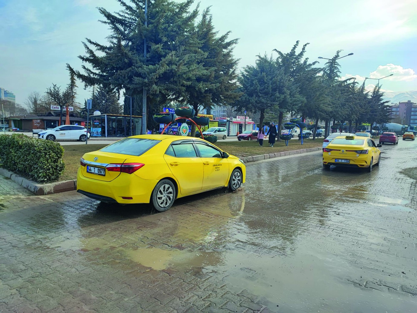 Taksiciler Elazığ’ı Örnek Verip Destek İstediler