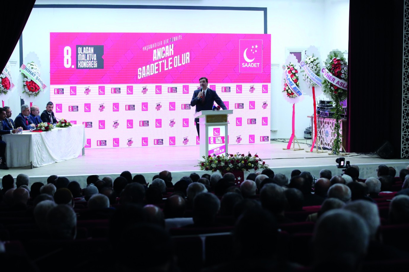 Arıkan, partisinin 8. Olağan İl Kongresi'nde önemli açıklamalar yaptı