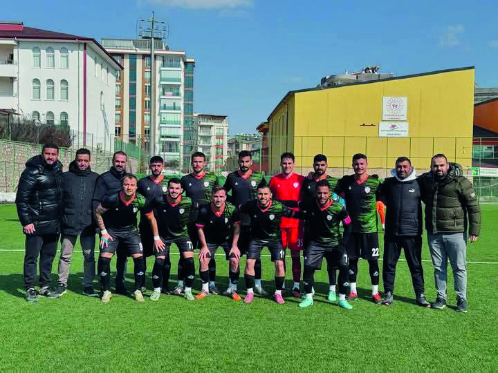 Yeşilyurtspor Liderliğini Sürdürdü