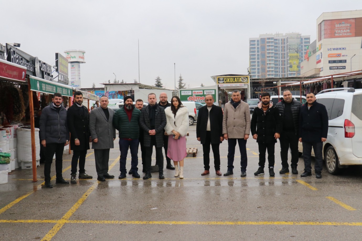Karademir'den esnafların zorlu mücadelesine destek