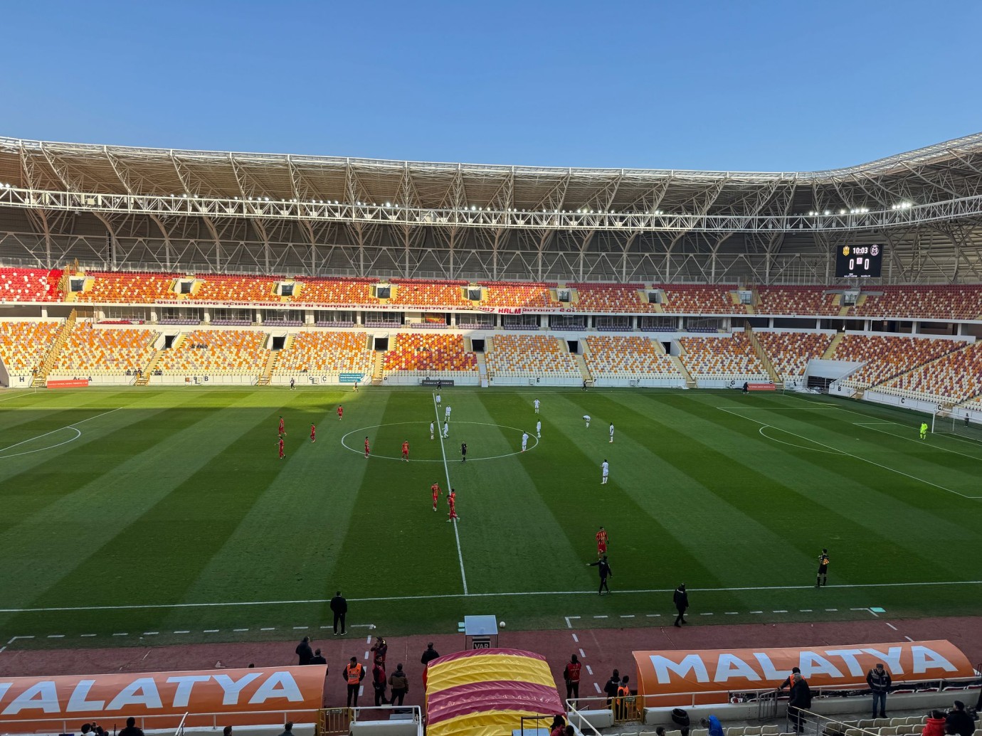 'Kapalı kapılar ardında konuşmalar sona ermeli'