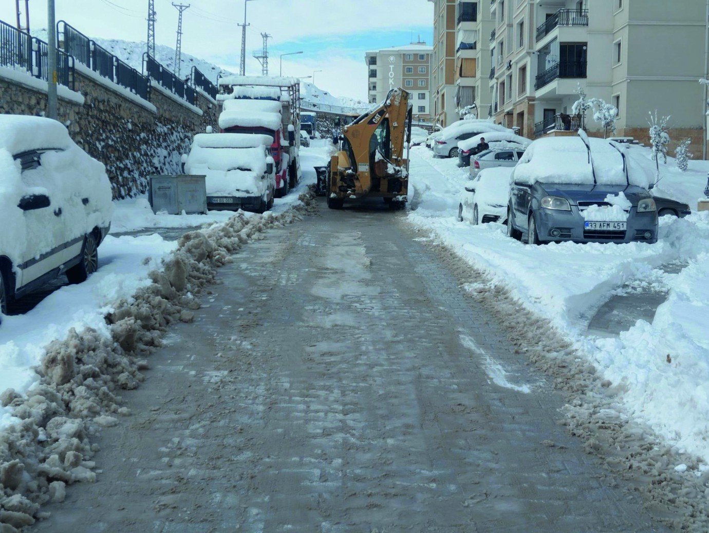 Battalgazi’de kar alarmı ekipleri seferber oldu