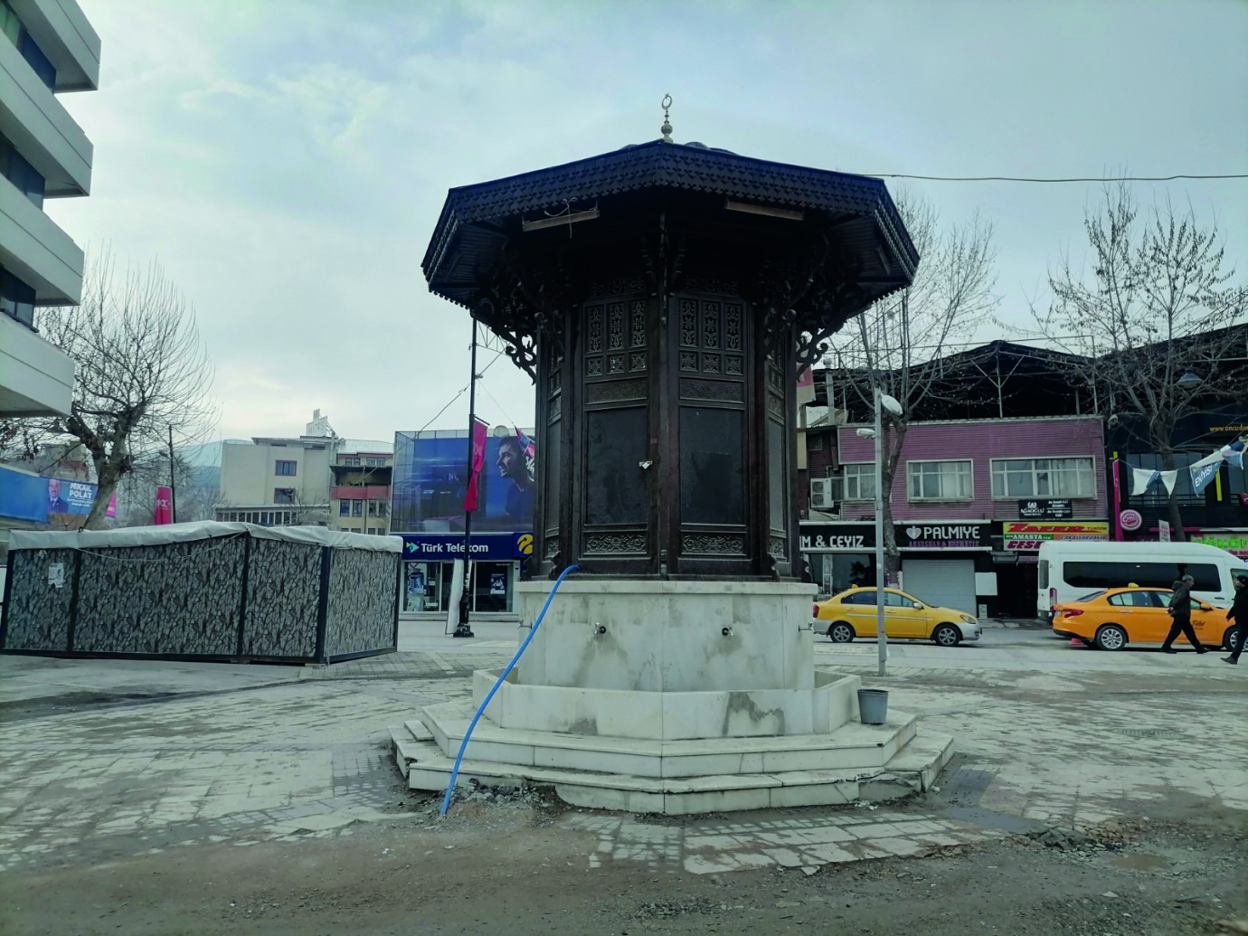 Bir Gelenekti Şimdi Yerinde Yeller Esiyor
