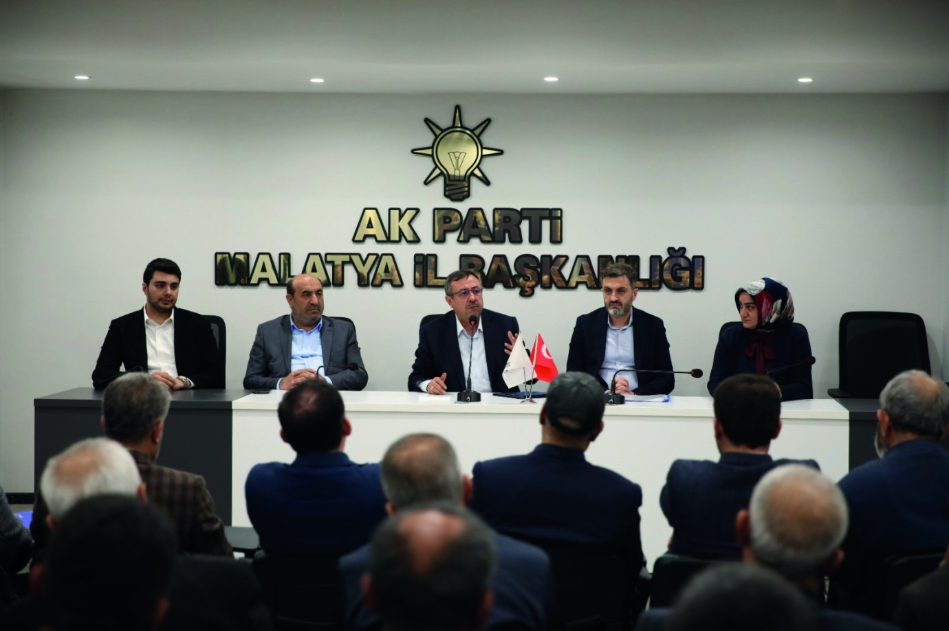 İl Başkanı Bakan, meclis üyeleriyle buluştu
