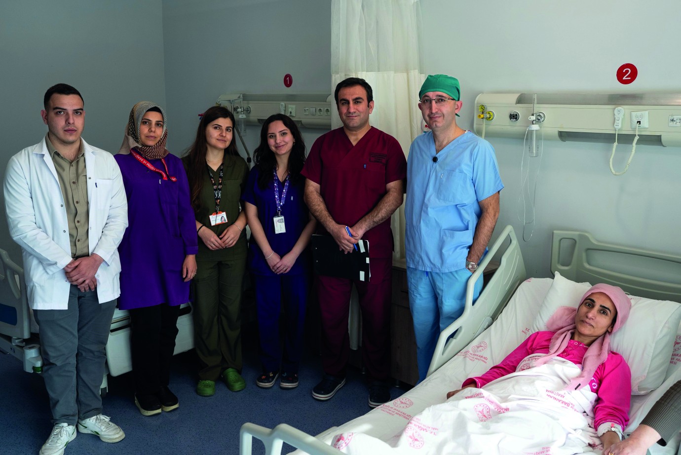 Karın ağrısıyla gitti, 7 kiloluk tümör ile karşılaştı