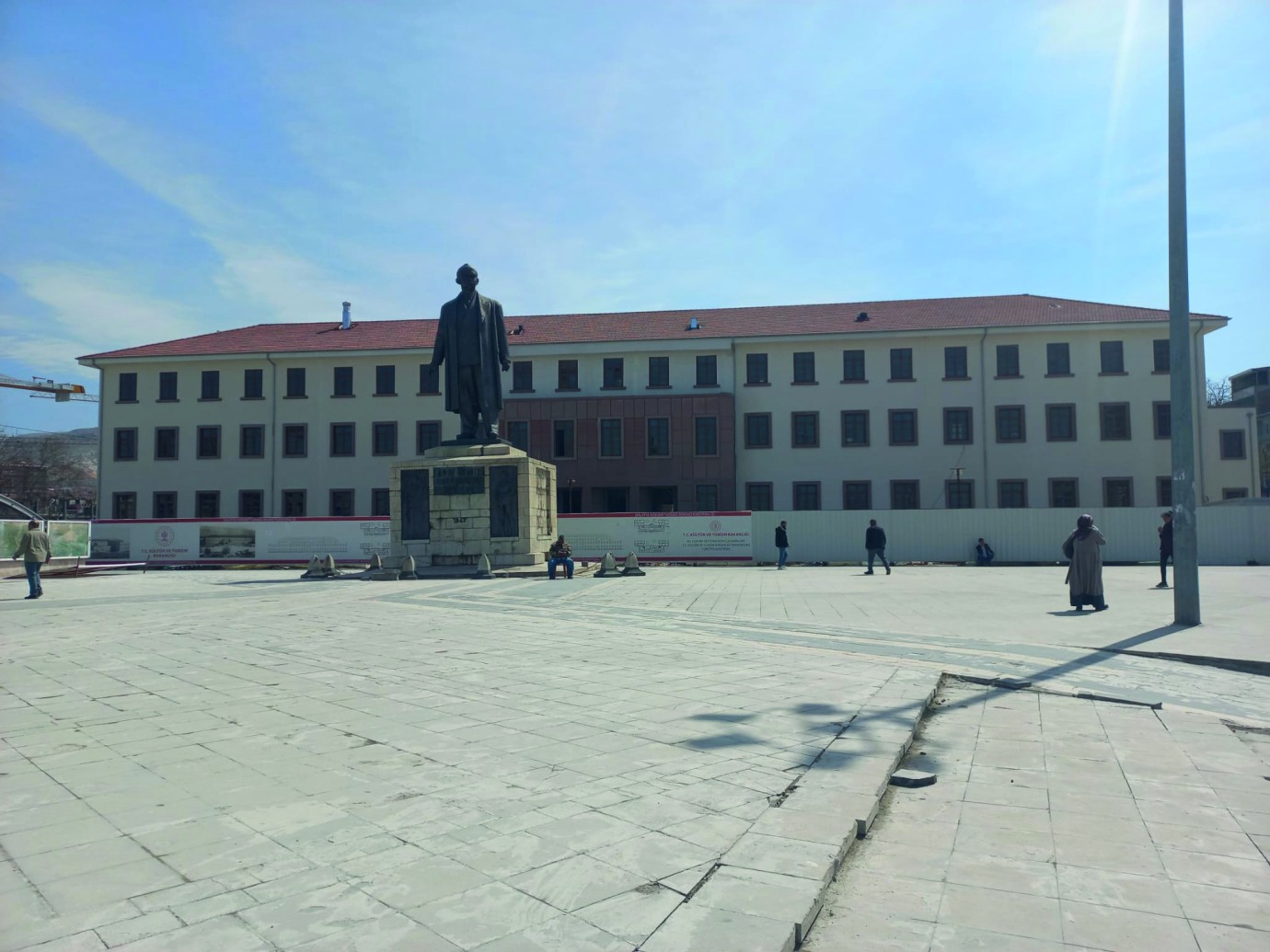 Yeni hükümet konağında eski süliet korunuyor