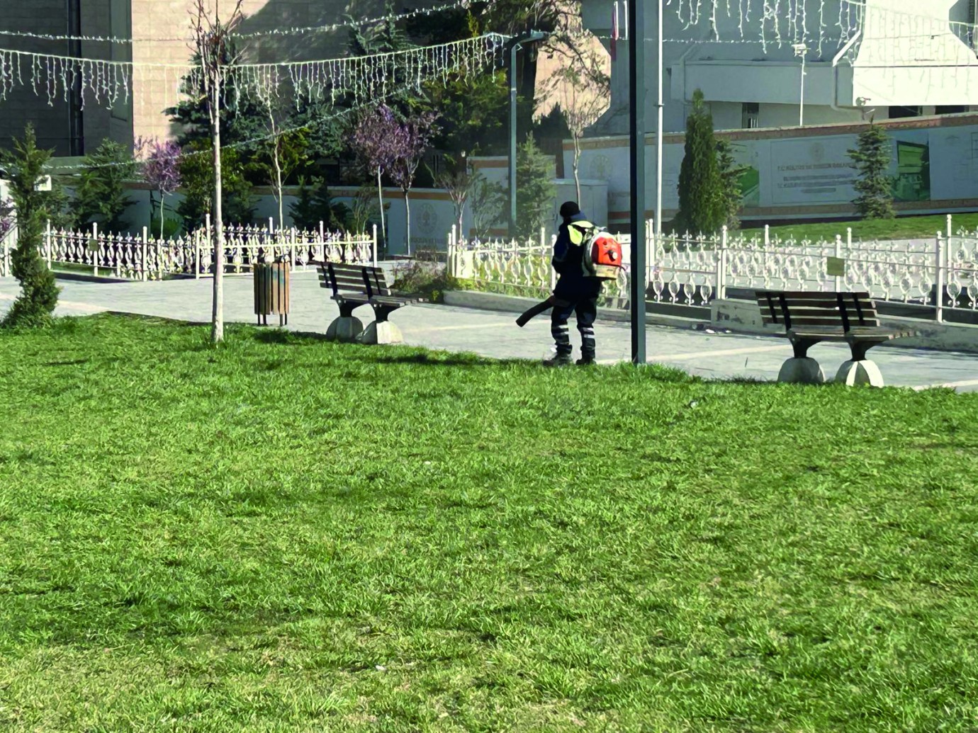 Park ve bahçelerde temizlik seferberliği başlatıldı
