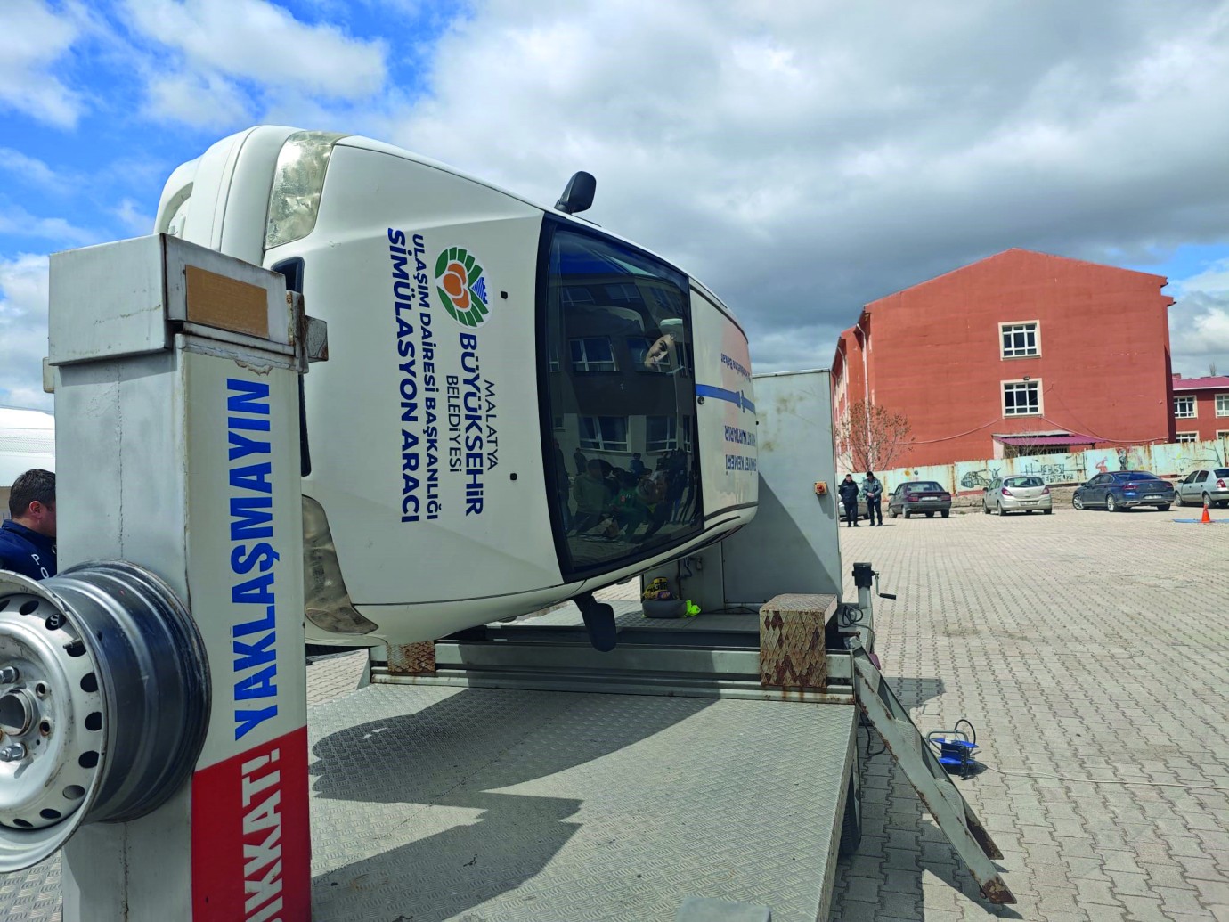 Öğrencilere emniyet kemerinin önemi anlatıldı