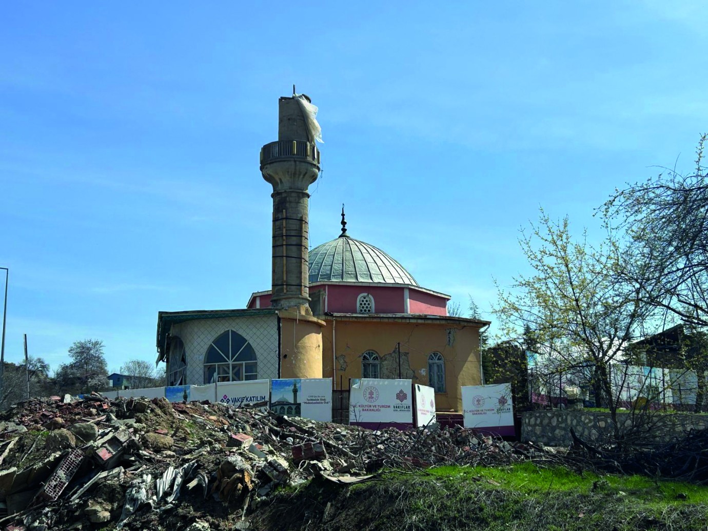 Asırlık camiler yeniden hayat buluyor