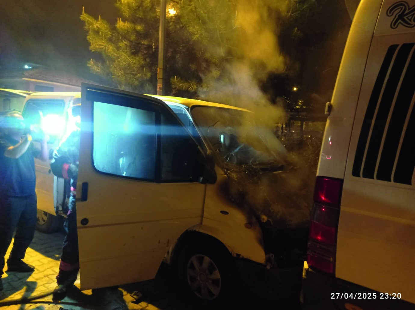 Araçta Yangın Paniği