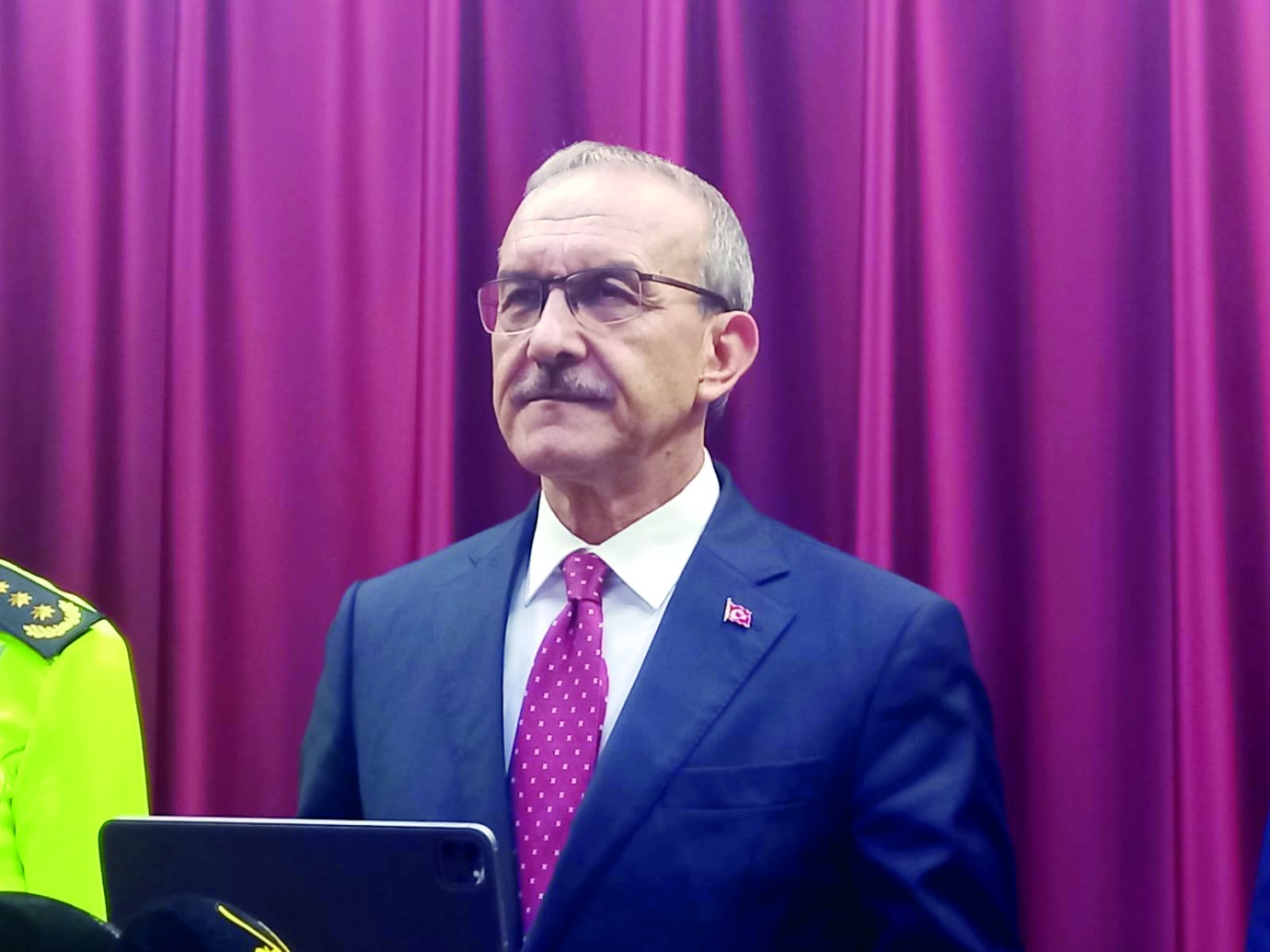 Vali Yavuz’dan Net Mesaj;  Çocuklar Sokakta Değil, Okulda Olmalı!