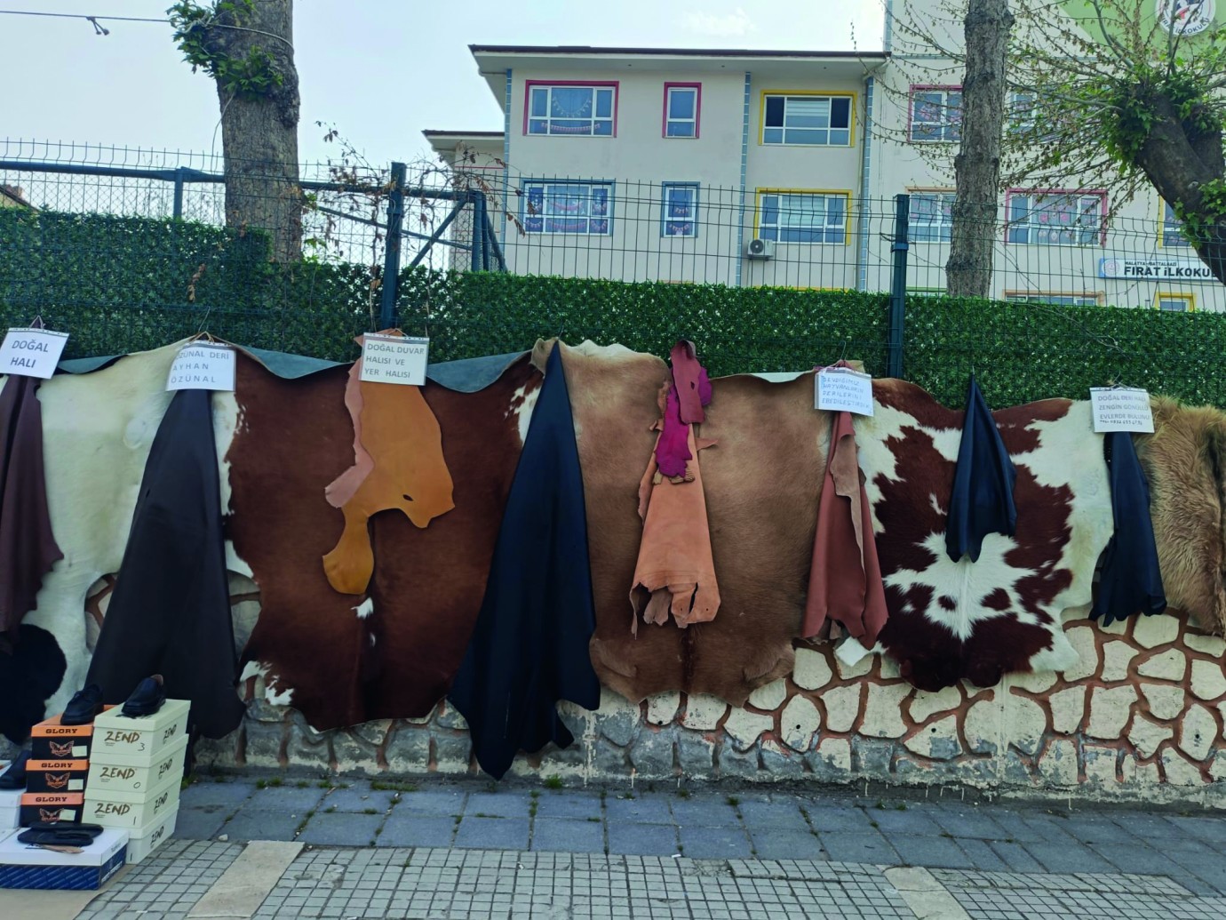 63 yıllık derici: Depremden sonra kaldırımda meslek aşkı