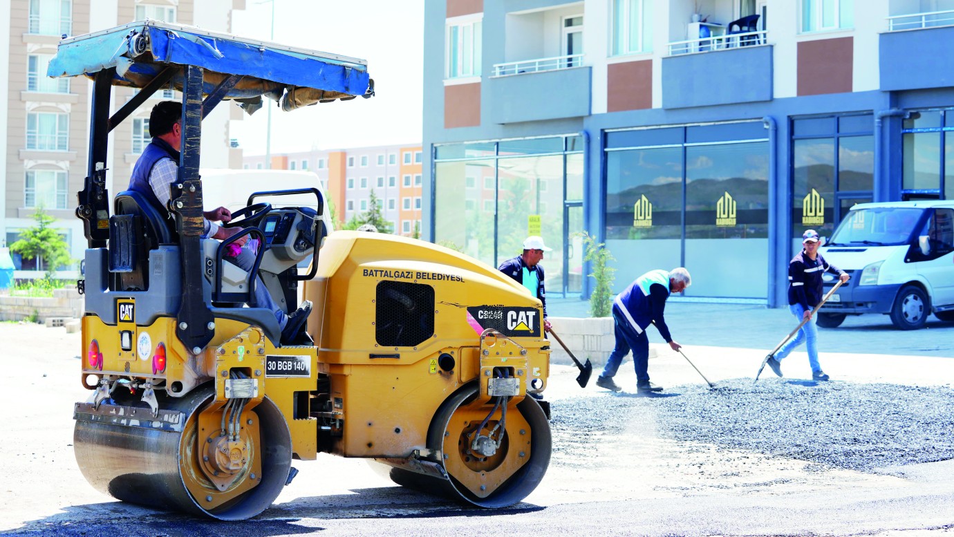 Çamurlu ve Bulgurlu mahallelerine asfalt hizmeti