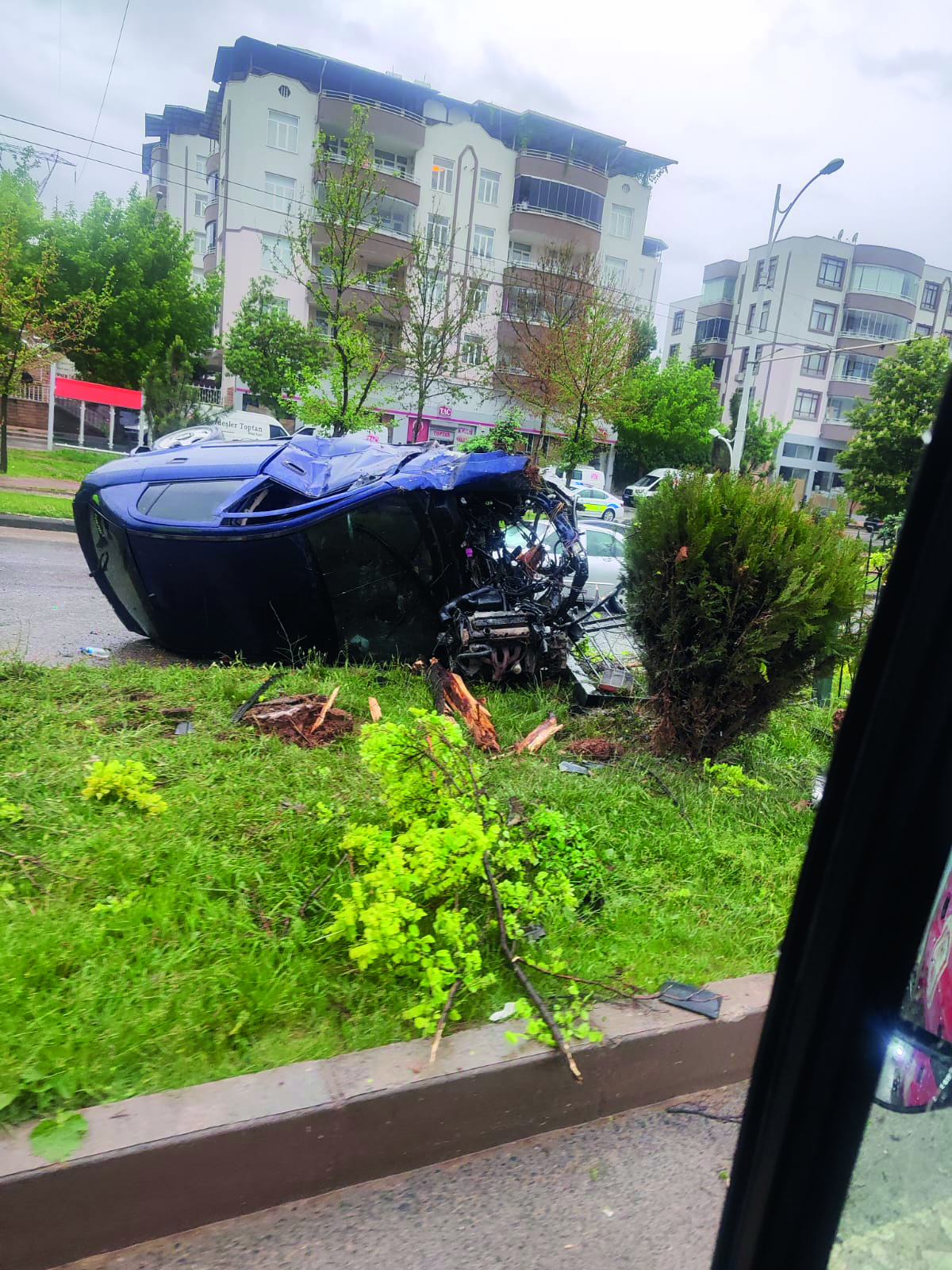 Tek taraflı kaza: 2 Yaralı
