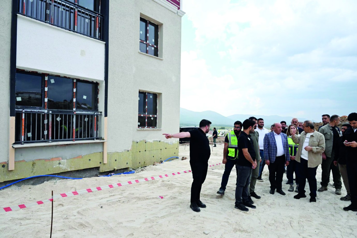 Doğanşehir’de deprem konutları ve projeler masaya yatırıldı