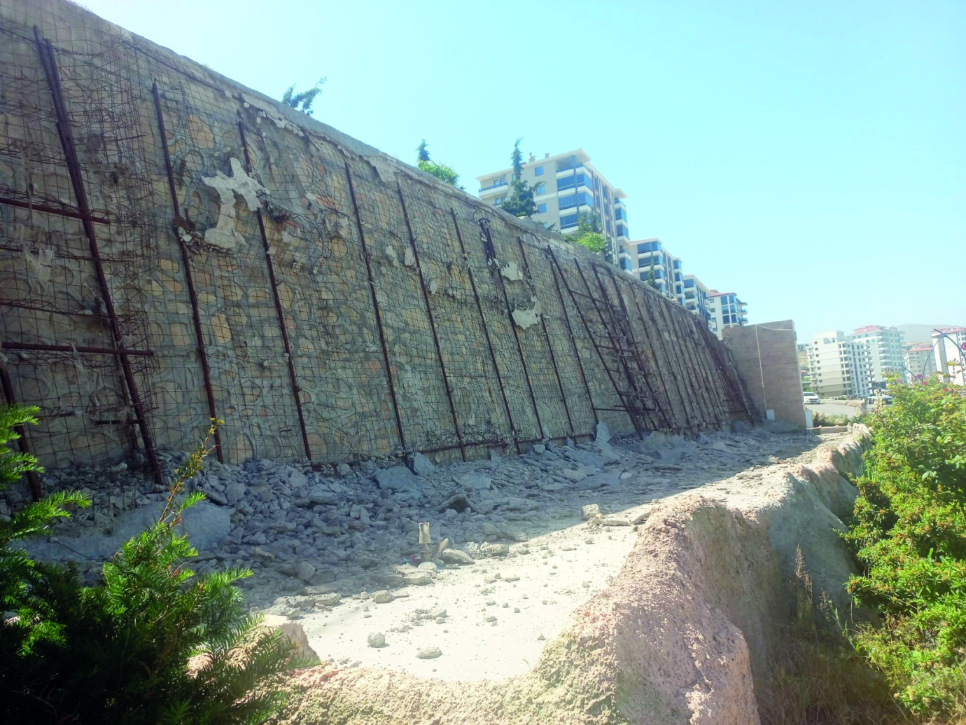 Tecde Şelalesi’nin bakımsızlığı dikkat çekiyor