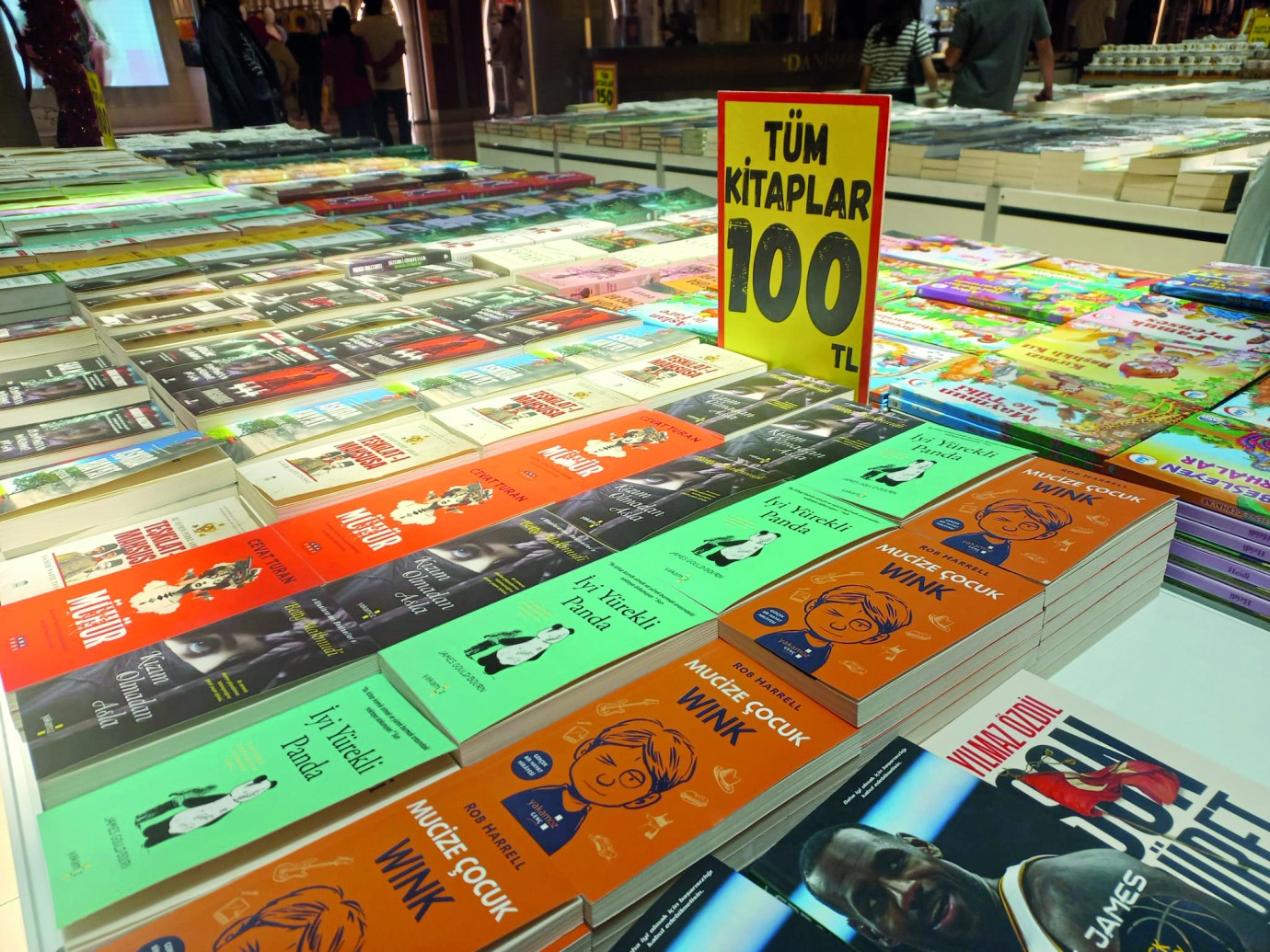 Kitap fiyatları yarı yarıya düştü