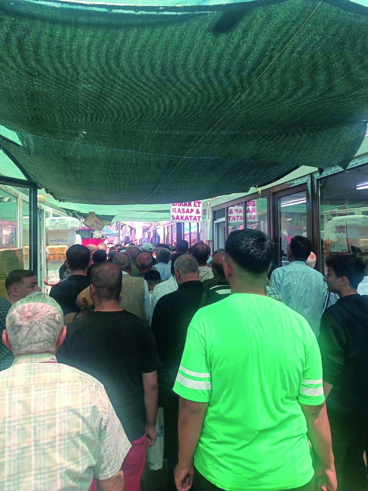 Bayram bereketi dar sokakta çileye döndü!