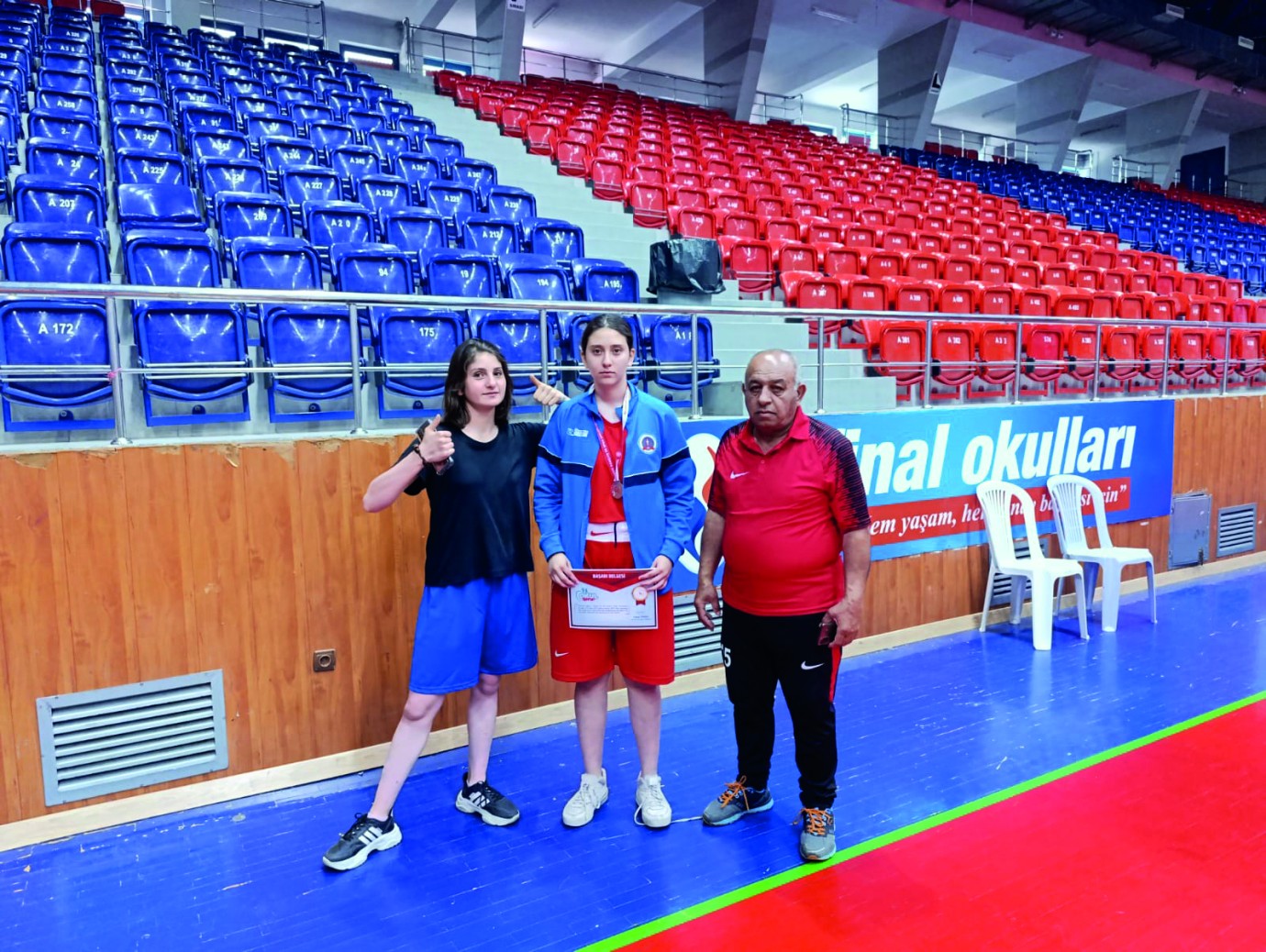 Malatya Gücü Boks Takımı Sporcusu Melise Gök’e Anlamlı Ödül