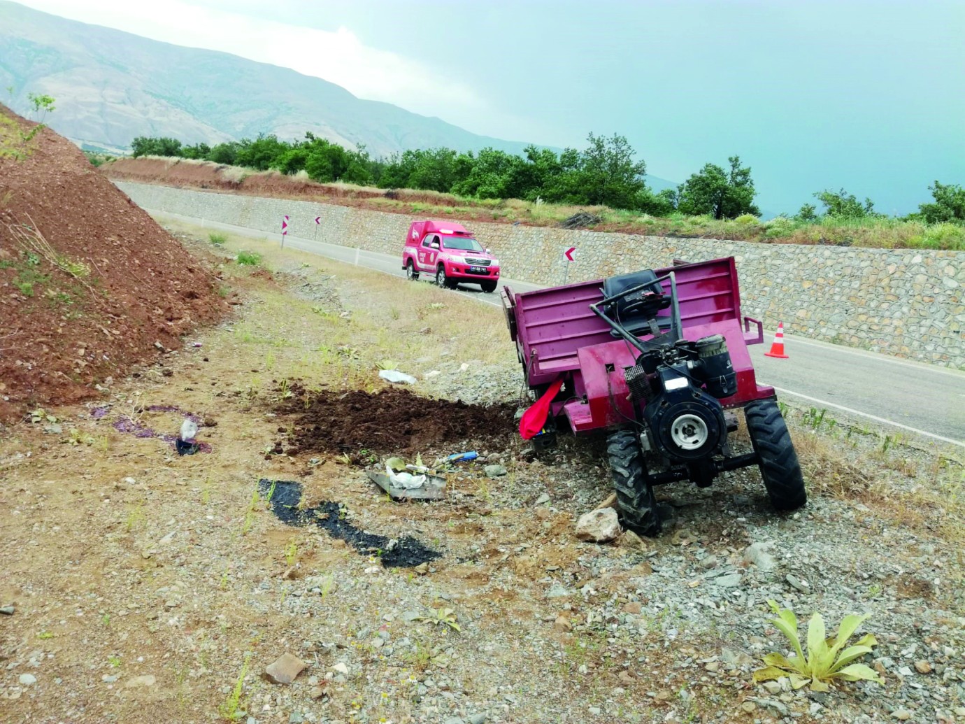 Çapa motorunun altında kalan sürücü hayatını kaybetti
