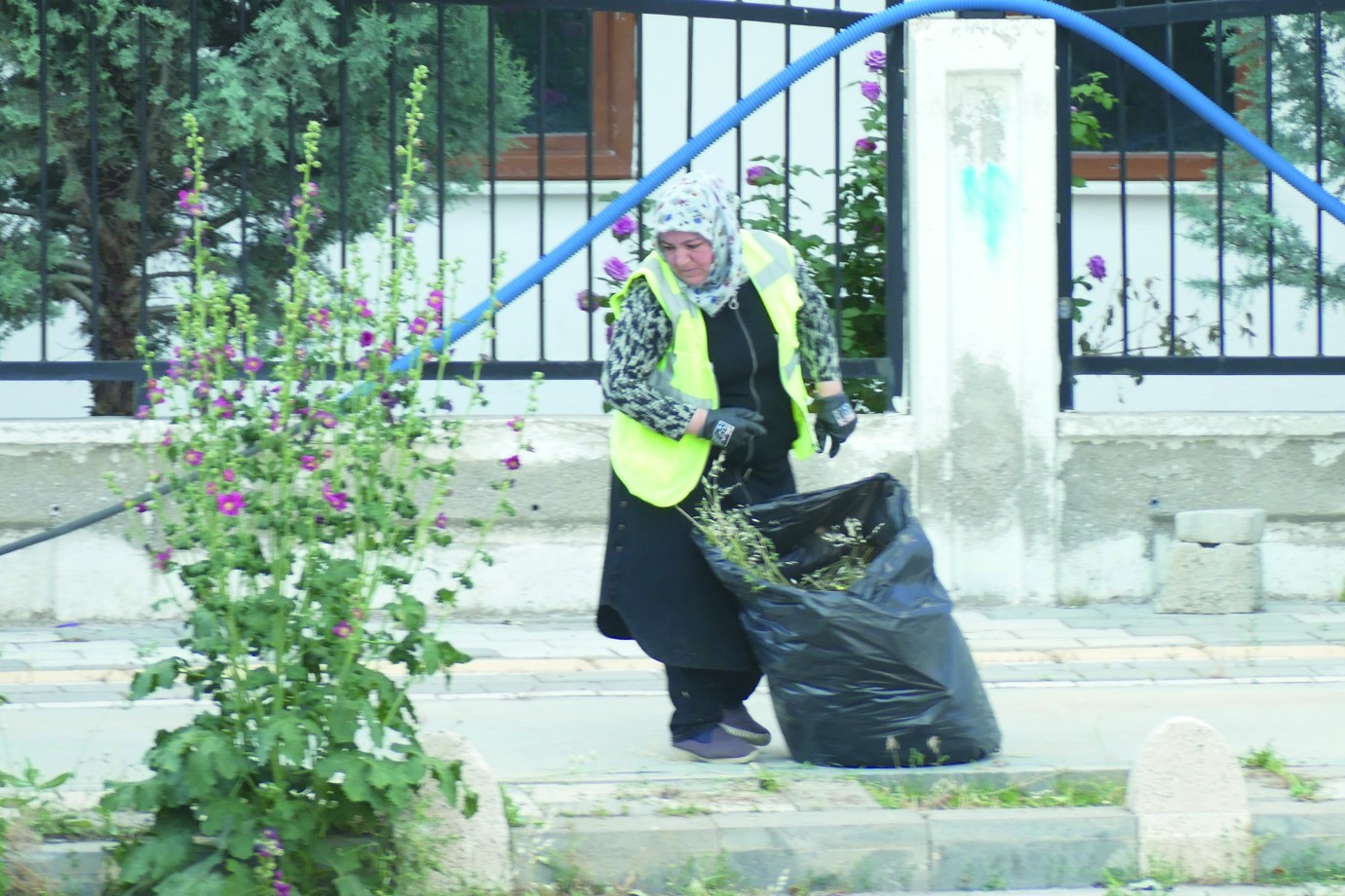 Kadın elinin değdiği sokaklar güzelleşiyor