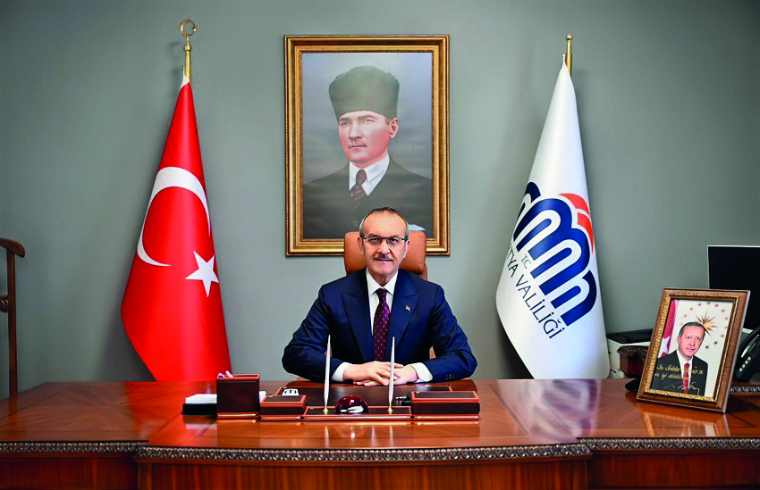 Aileyi ayakta tutmak, toplumu ayakta tutmak demektir
