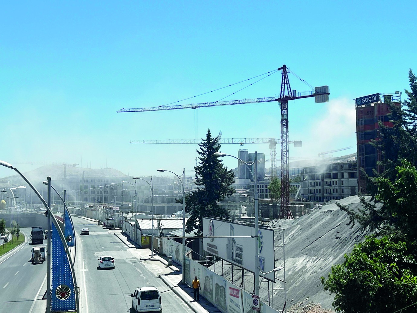 TOZ BULUTLARI VATANDAŞI ZORLUYOR SOLUK ALMAK GÜÇLEŞİYOR
