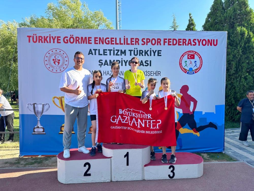 Büyükşehir Belediye Sporcuları büyük başarıya imza attı