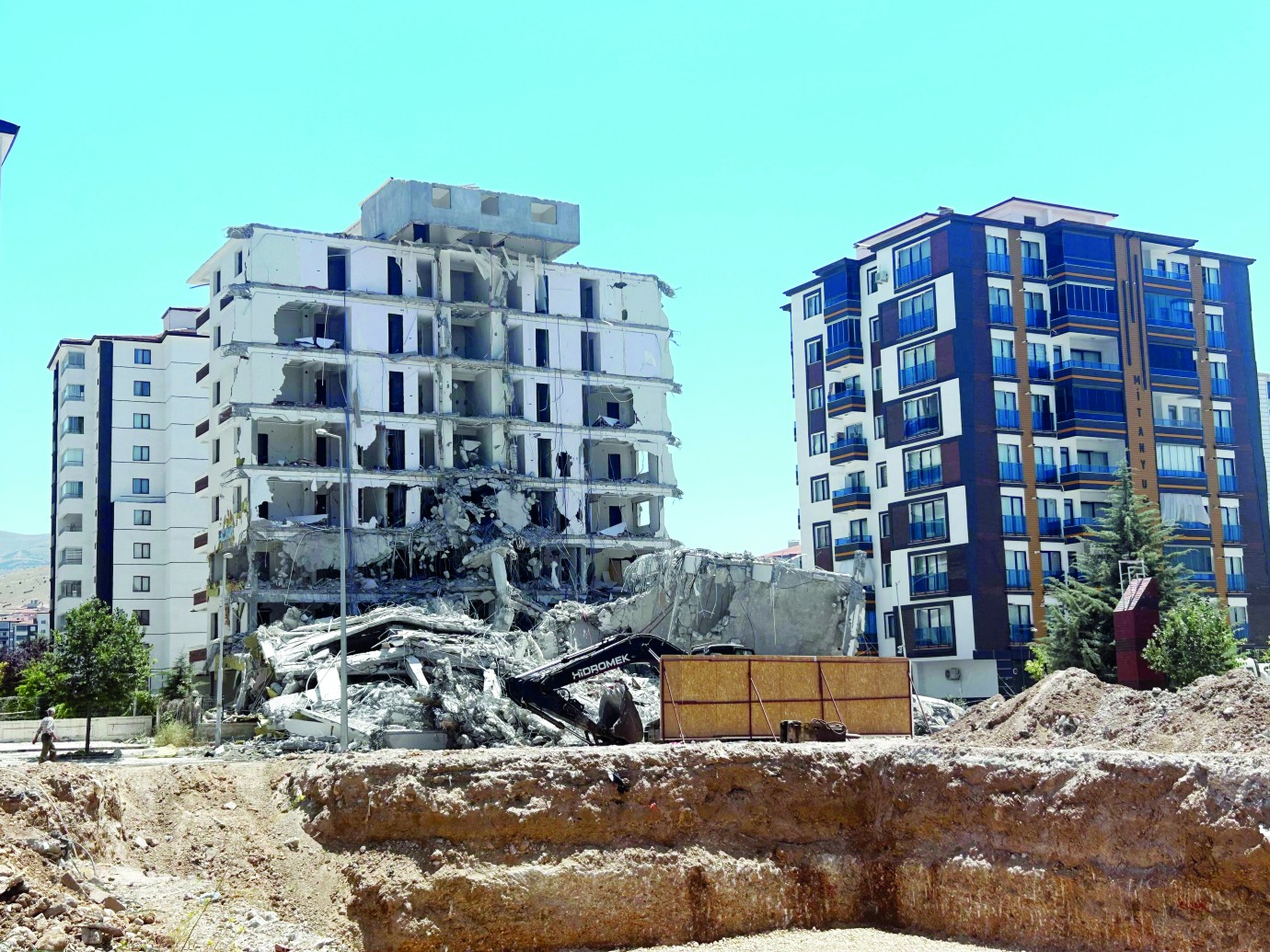 Malatya'da yıkımlar devam ediyor