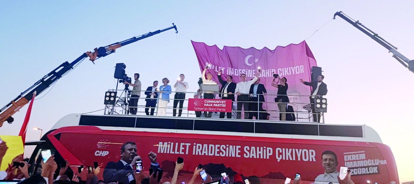 BELEDİYE BAŞKANIN İHBARDA BULUNUYOR, DUYMUYORSUN